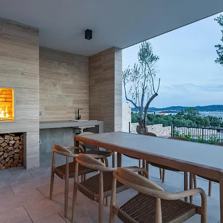 Belvedere Villa *